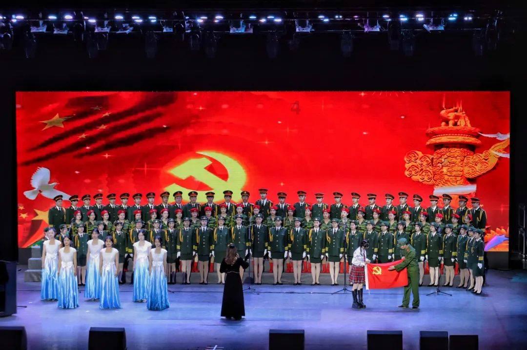 秋瓷炫向朋友求婚,视频曝光!网友震惊:知性优雅不再?
